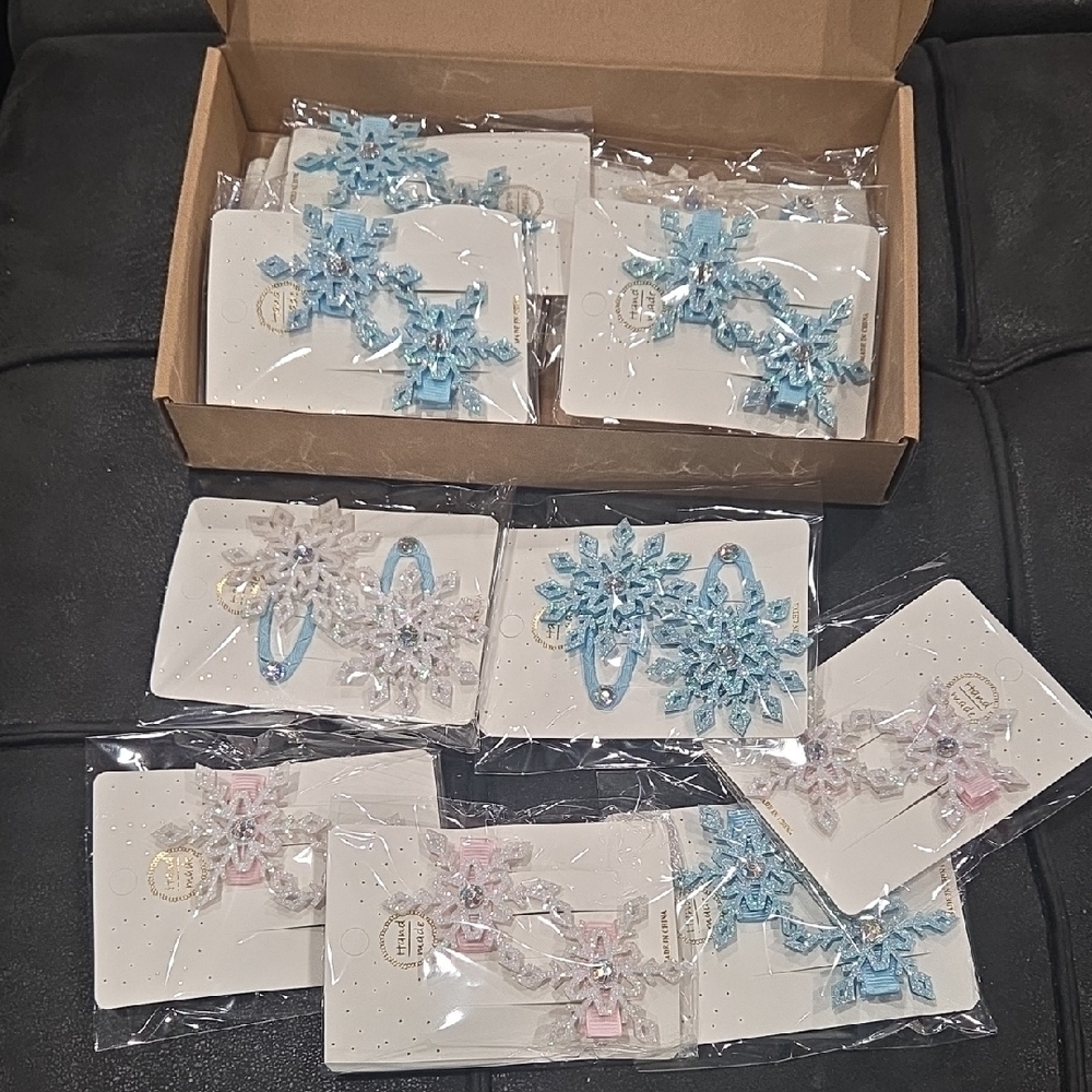 30 Pcs Sparkly Snowflake Hair Clips - Picture 8 of 12